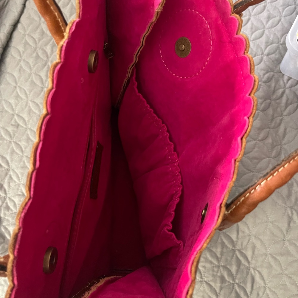 Beautiful Patricia Nash bag in wonderful condition. - Picture 6 of 6